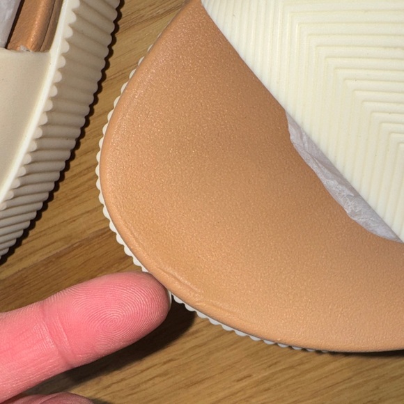 Reef size 9 water vista new Women's White and Tan Sandals - Picture 9 of 11